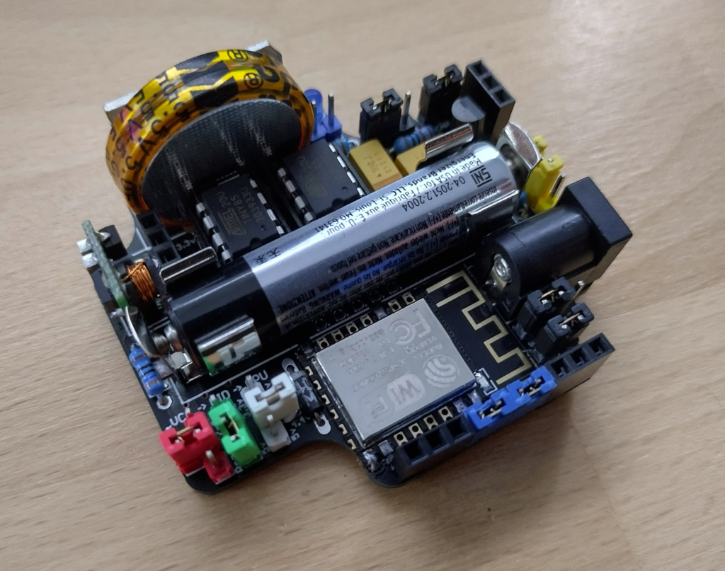 A mostly assembled ATTiny85 based ResourciBoard to test the colouring of pin headers